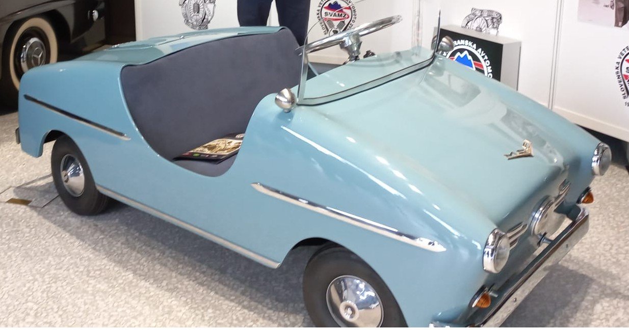 Pogled na delavniško opremo v GROM muzeju Ljubljana