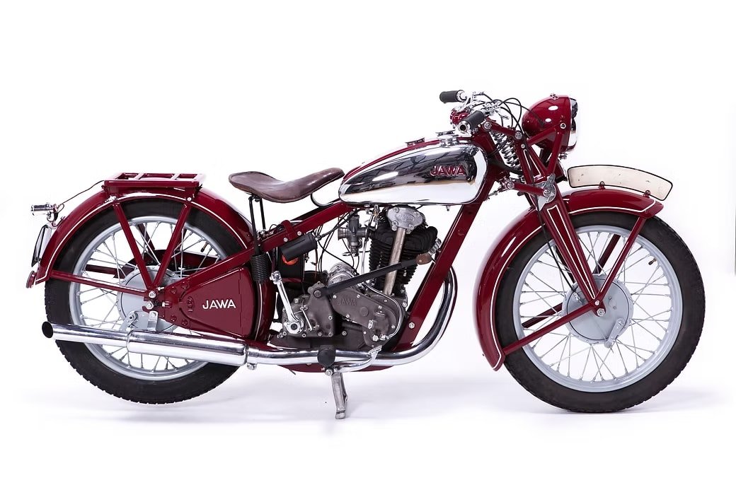 Jawa 350 OHC vintage motorcycle image 3 - Czech engineering classic at GROM Museum