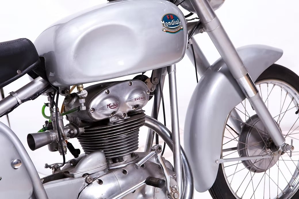 Mondial 220 vintage motorcycle image 3 - Italian classic from GROM Museum collection